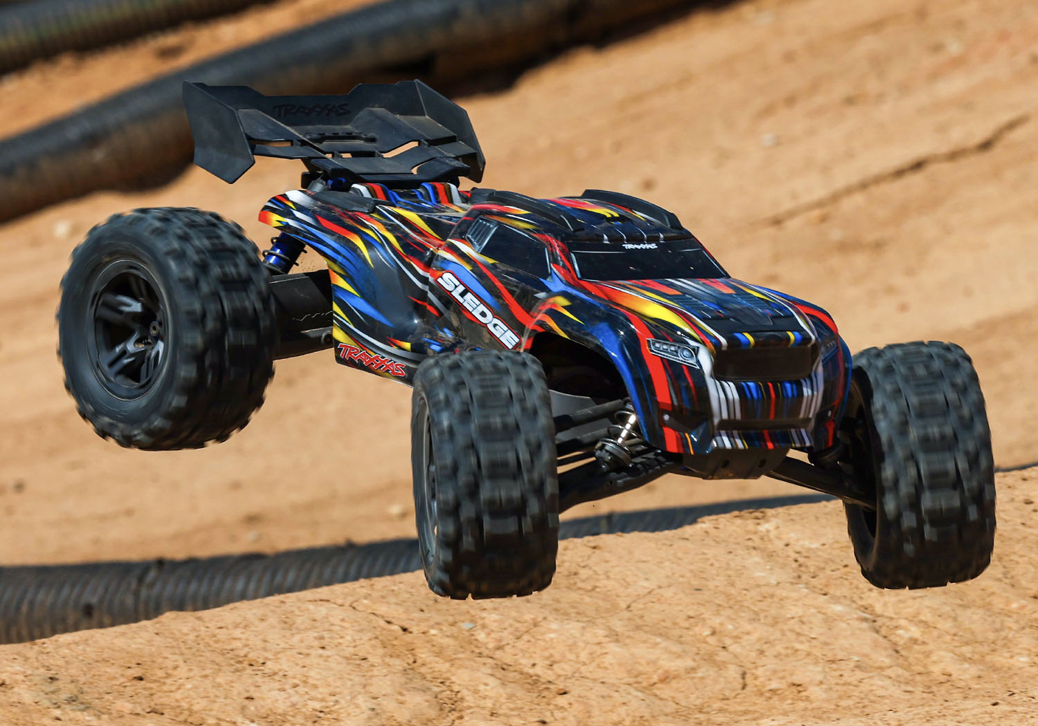 Traxxas Sledge 1/8 Scale 4WD Brushless Electric MT/ TQi 2.4GHz Radio System, VXL-6s ESC, Belted Tires (95096-4) TRAXXAS