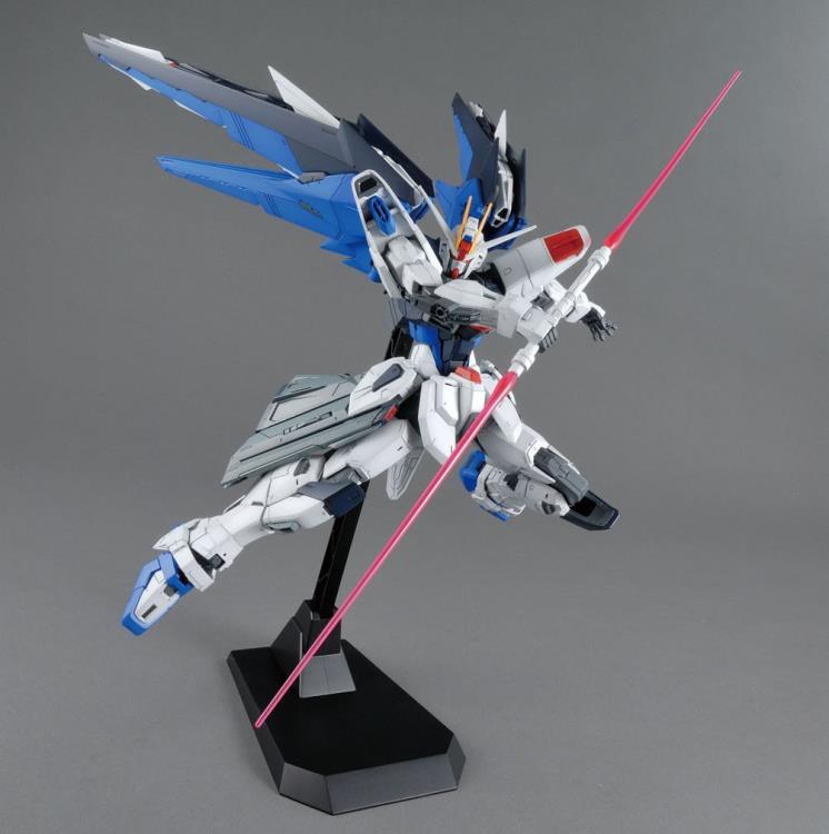 Bandai 1:100 MG Freedom Gundam 2.0 (BAN2314532) Heartland Hobby