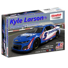 Salvino's JR Models 1/24 Hendrick Motorsports Kyle Larson 2022 Camaro Plastic Model Car Kit (SJMHMC2022KLP) HRP