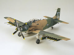 Tamiya Douglas A-1J Skyraider USAF (1/48) (TAM61073)